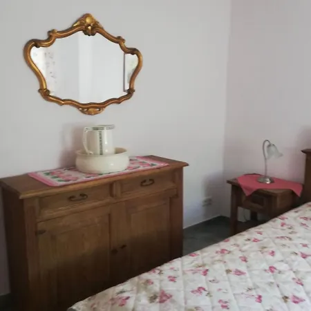 Kleines In Mit Grossem Garten By Interhome