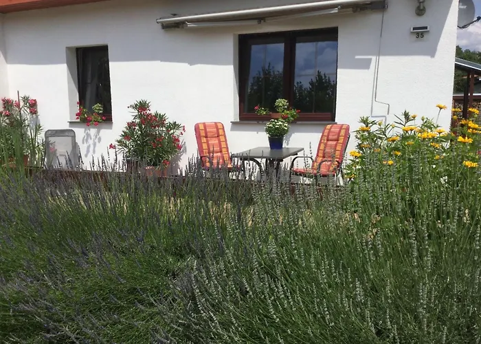 Kleines In Mit Grossem Garten By Interhome بيت للعطل
