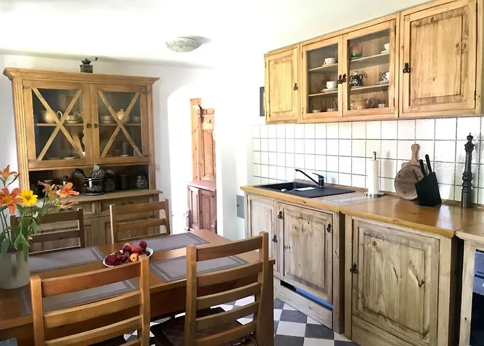 Kleines In Mit Grossem Garten By Interhome بيت للعطل *