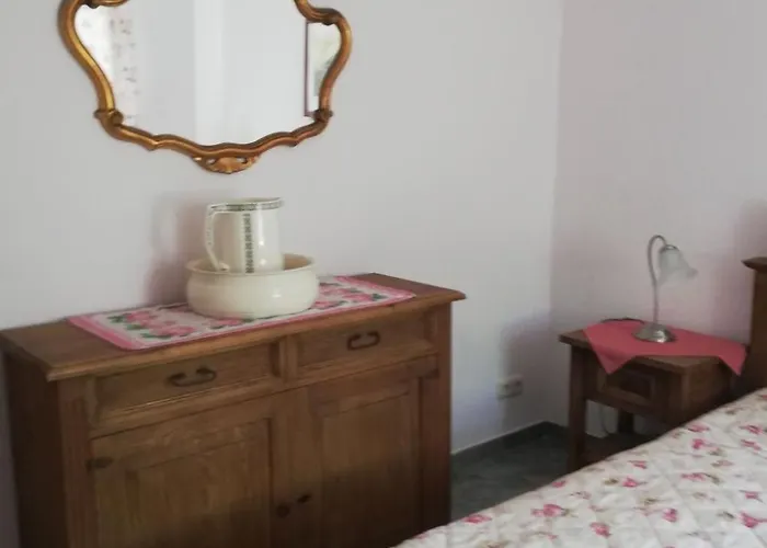 Kleines In Mit Grossem Garten By Interhome